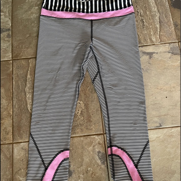 Lululemon Inspire Crop II
2014 Seawheeze - Zoomer Zip Angel Wing White / Black - Picture 1 of 5